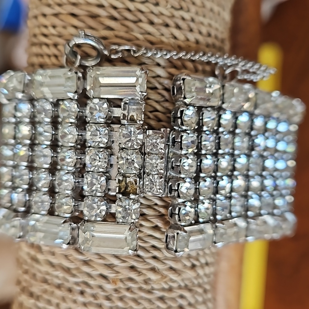 Vintage Rhinestone Bracelet - Picture 2 of 6